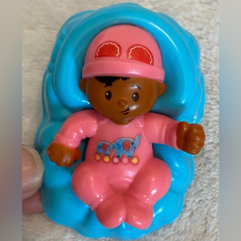 Lot of 2 Fisher-Price Little People Big Helpers Family Replacement Babies 2.5” - Picture 10 of 14